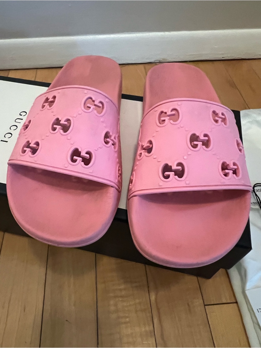 Gucci Pink Logo Cutout Rubber Slides - Picture 2 of 5